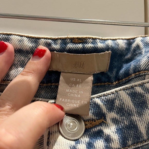 H&M+ Slim Straight High Jeans - Picture 3 of 3